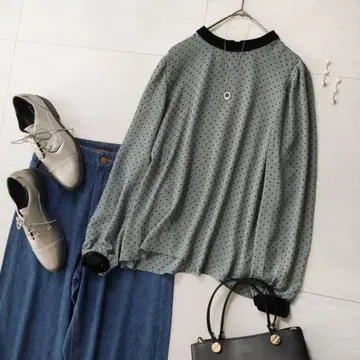 탁한 카키 블랙 어반리서치 로쏘 벨로아 파이핑 도트 블라우스 긴팔