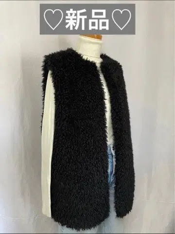 새상품 푸들 인조 모피 블랙 슬리브리스 베스트