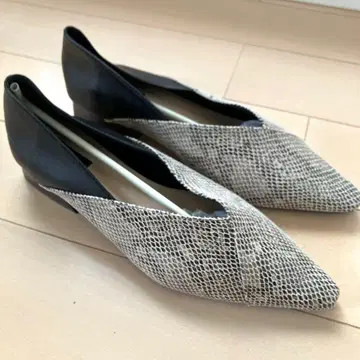 미사용 새상품 EVOL 스틸레토 하이힐 24.5cm