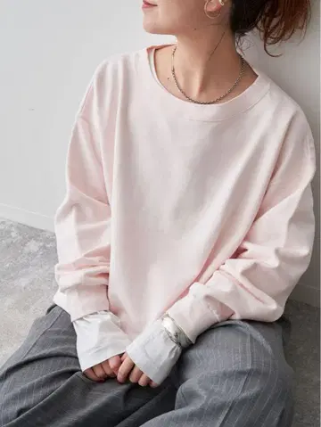 spick&span 스픽 앤 스팬 루즈 로고 맨투맨 핑크