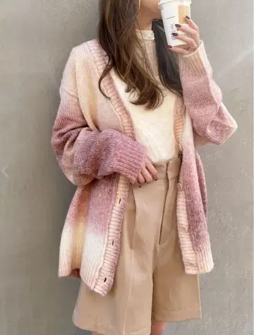 잉니 핑크 계열 그라데이션 니트 가디건