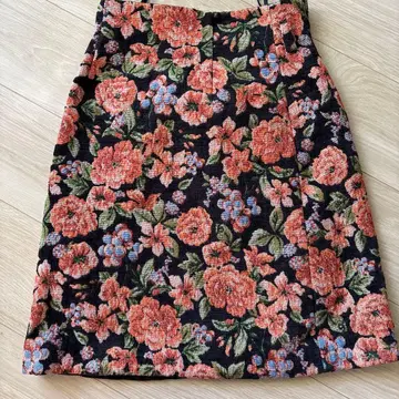 꽃무늬 타이트 스커트 블랙 베이스 오렌지 파랑