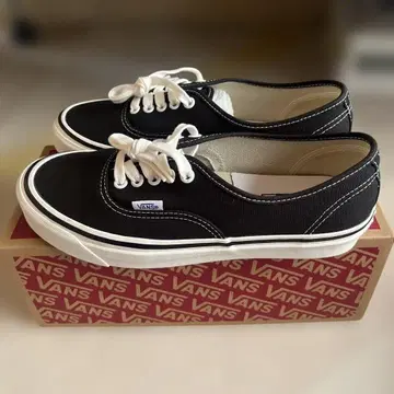 VANS Authentic