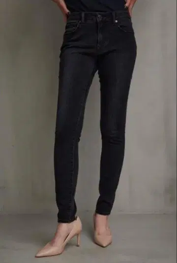 [미사용 새상품] AZUL BY MOUSSY 아줄바이마우지 스키니 팬츠