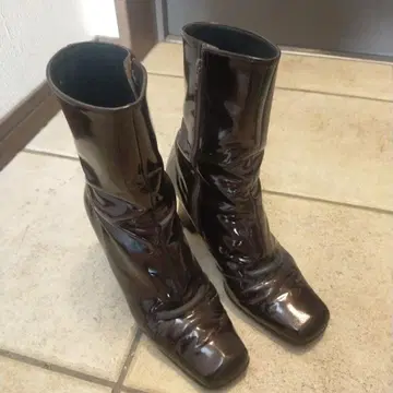 브라운 광택 부츠 7cm 힐