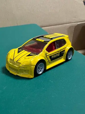 폭스바겐 골프 GTI 휠 교환 개조