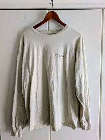 베이지 코튼 긴팔 티셔츠