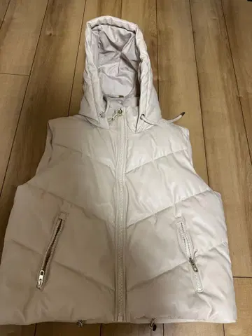 ZARA 후드 부착 다운 베스트 화이트 아이보리