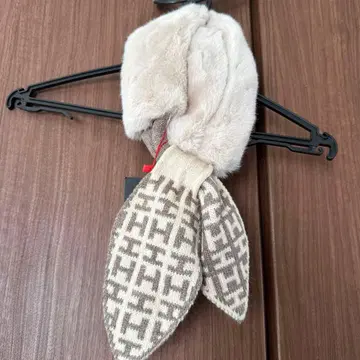 토끼 귀 디자인 머플러,