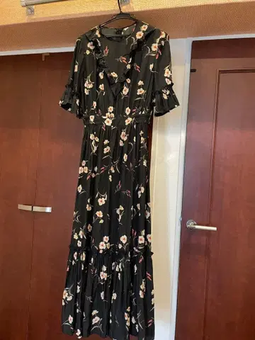 루즈 비프 꽃무늬 프릴 소매 티어드 원피스