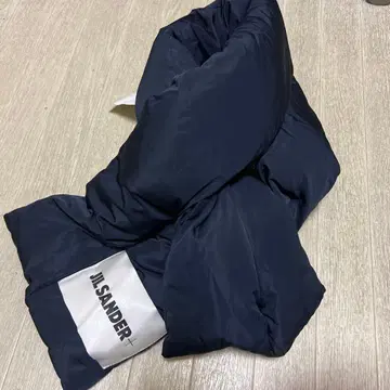 질 샌더 네이비 다운 머플러