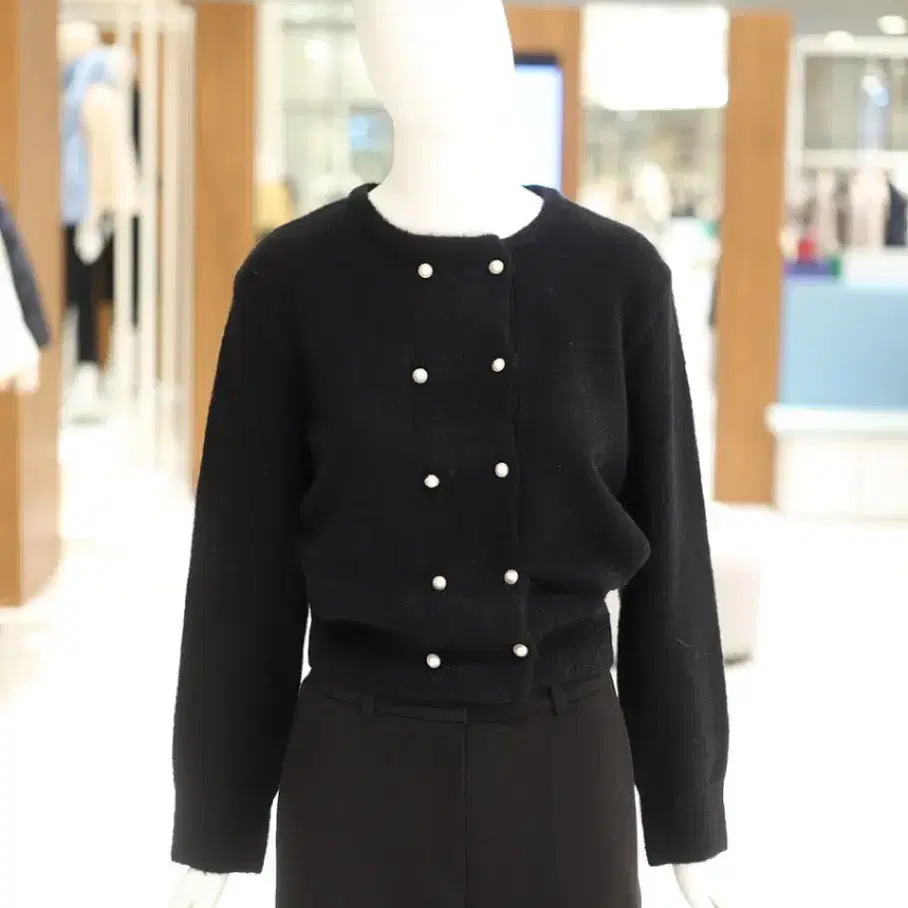 Coincoz Pearl Button Cardigan #코인코즈,#가디건 on Bunjang Global Site.