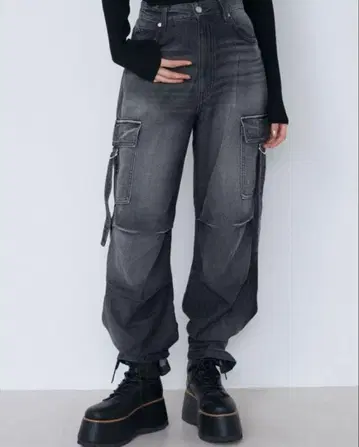 완판템 새상품급 MURUA 2WAY 카고 데님 팬츠