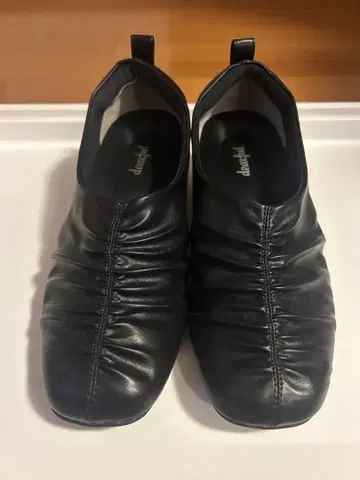 새상품급 블랙 개더 펌프스