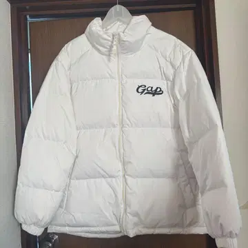 GAP 볼륨 다운 자켓 빅 로고 화이트 S 사이즈
