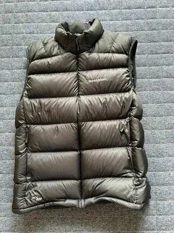 [ 한정판 1점 새상품급 ] mont-bell 라이트 알파인 다운 베스트