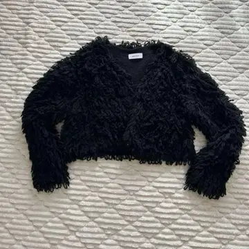 Mila Owen 크롭 루프얀 가디건 블랙