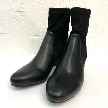 블랙 가죽과 스웨이드 숏부츠