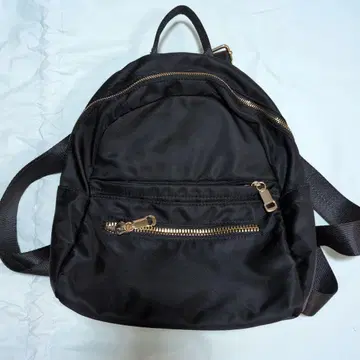 블랙 나일론 백팩