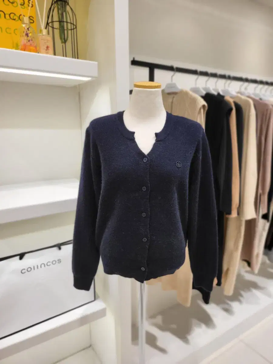 Coincoz Round Knit #코인코즈,#니트 on Bunjang Global Site.