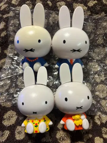 미피 캡슐 캐릭터 4세트 miffy 아빠 엄마