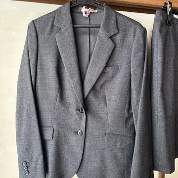 그레이 스커트 수트 울 혼방