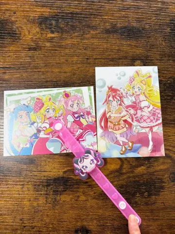 프리큐어 엽서와 팔찌 세트