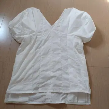 TSURU by MARIKO OIKAWA 화이트 V넥 셔츠