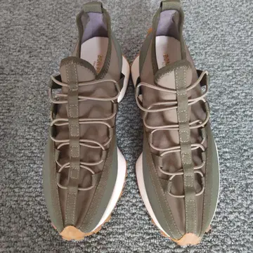 [ 미사용 새상품 ] BON FUKAYA 올리브색 스트레치 스니커즈