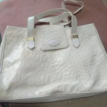 화이트 가죽 토트백