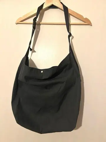 CONTE-NU x BE PREPARED 숄더백 다크 그레이