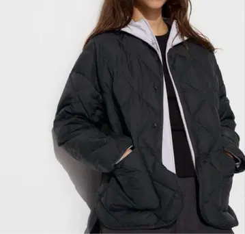 유니클로 퍼프 테크 릴랙스 자켓 M 블랙