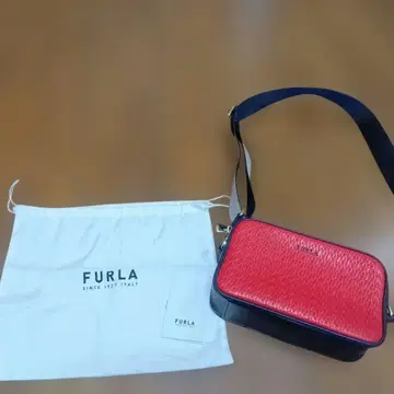 FURLA 릴리 카메라백 새상품급
