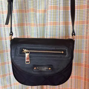 BLUE LABEL CRESTBRIDGE 숄더백 블랙