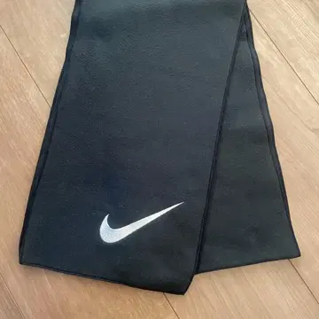 NIKE 90s 플리스 머플러