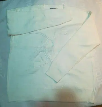 화이트 뜨개질 무늬 니트 스웨터 긴팔