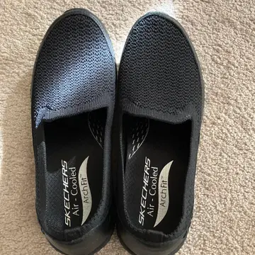 스케쳐스 미사용품 24cm