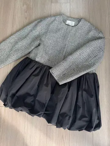 셀포드 노카라 트위드 도킹 코트 블랙 화이트