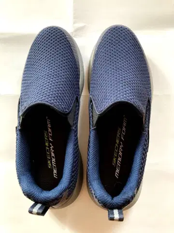 스케쳐스 경량 메쉬 슬립온 슈즈 네이비