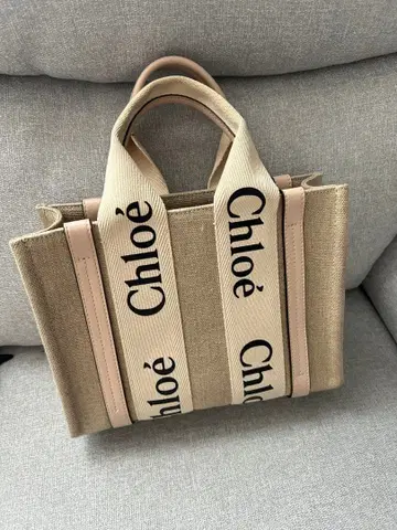 끌로에 베이지 토트백 로고