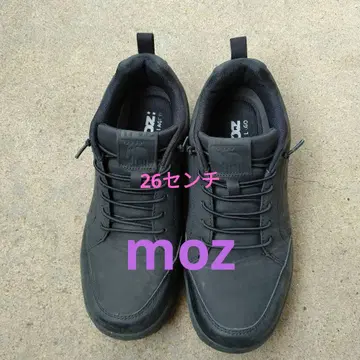 moz 블랙스니커즈