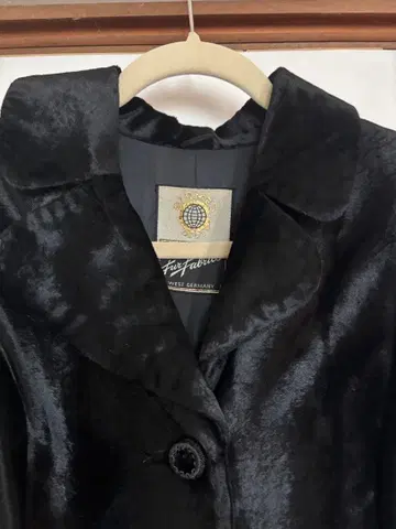 빈티지 벨벳 느낌 블랙 롱 코트