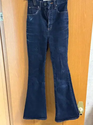 MOUSSY MVS FLARE 23인치