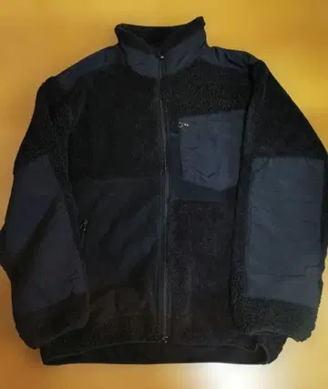 유니클로 가먼츠 콜라보 플리스