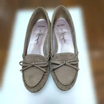 긴자 카네마츠 베이지 스웨이드 로우힐 [ 22.5cm ]