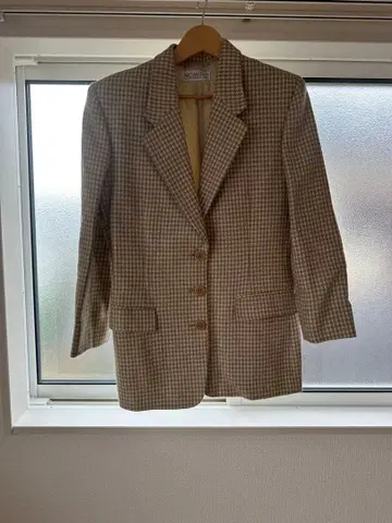 MOMENTI 테일러드 자켓 베이지 계열