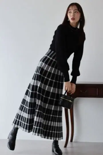 택 포함 새상품 BLUEEAST 체크 자카드 롱 니트 원피스 1