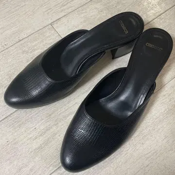 CHEMBUR 체임버 형압 천연 가죽 샌들 바부쉬 뮬