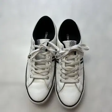 CONVERSE 화이트 스트라이프 스니커즈