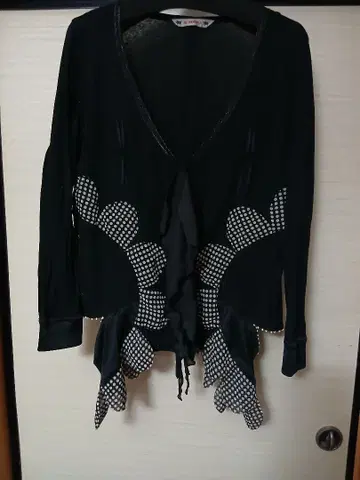 알베로베로 모노톤 플라워 가디건